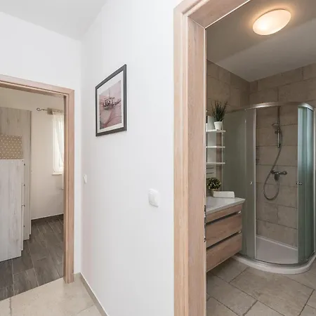Edena With Heated Pool Vila *