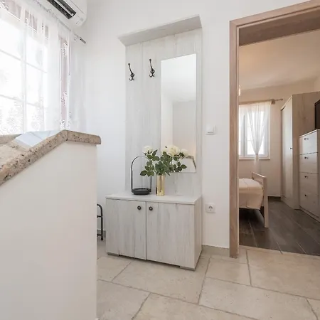 Edena With Heated Pool Vila *