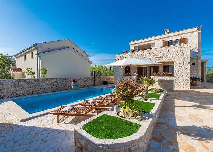 Villa Edena With Heated Pool