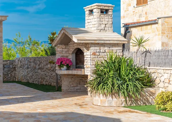 Villa Edena With Heated Pool *