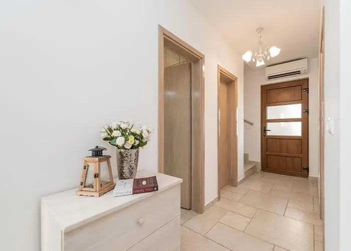 Edena With Heated Pool Villa