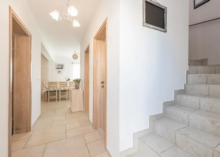 Edena With Heated Pool