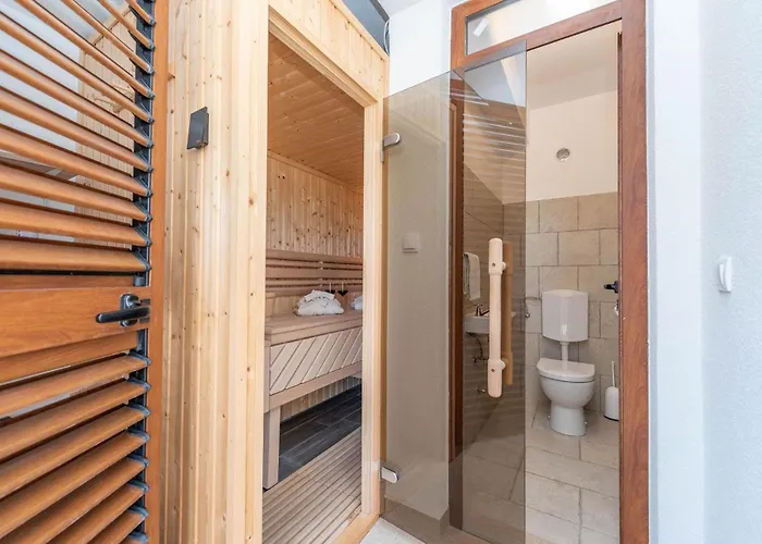 Edena With Heated Pool