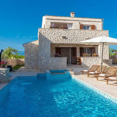 Edena With Heated Pool