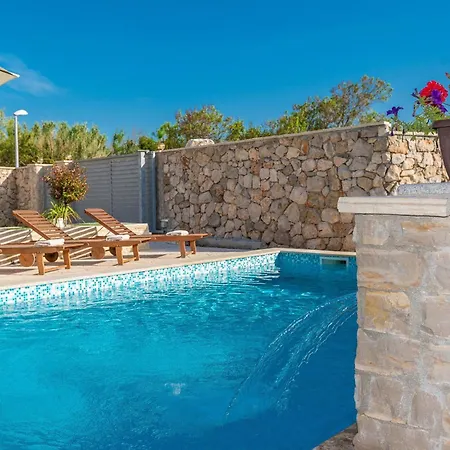 Villa Edena With Heated Pool *