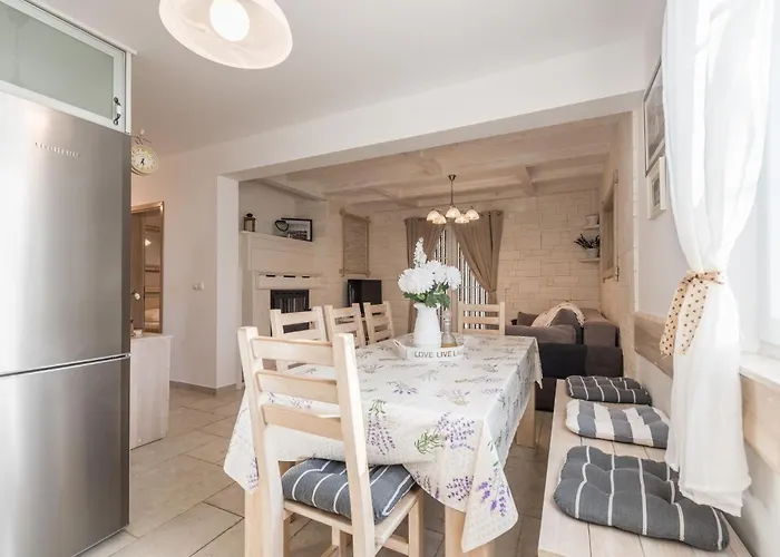 Edena With Heated Pool Privlaka (Zadar)