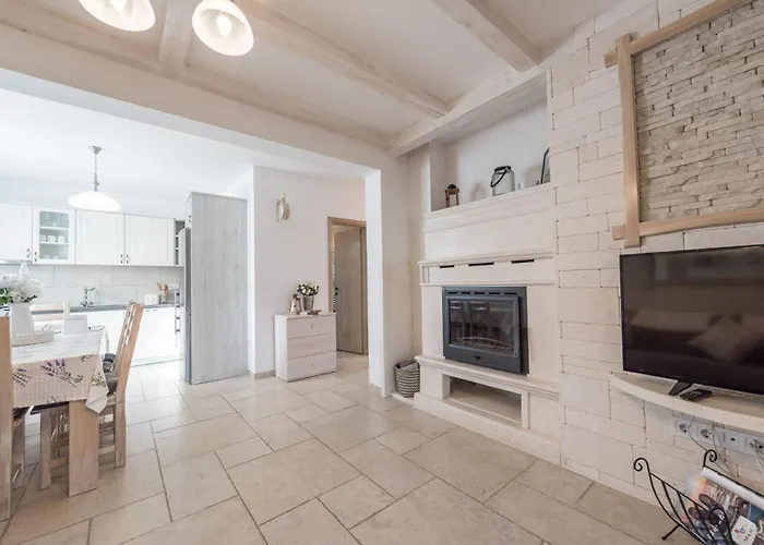 Villa Edena With Heated Pool *